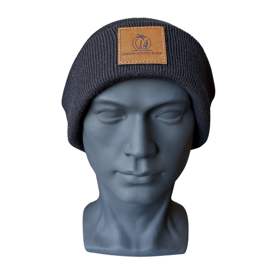 BLACK LINED OR UNLINED LEATHER PATCH BEANIE